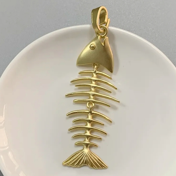 Fish necklace pendant MOVES gold BIG FISH BONES SKULL New chain available - Picture 2 of 9
